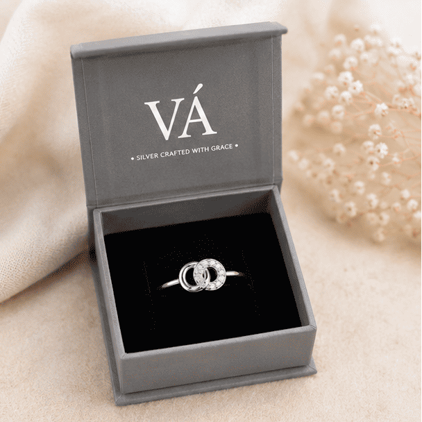 925 Sterling Silver Interlocking Circle Ring Worn on Finger | Elegant Women’s Silver Jewellery