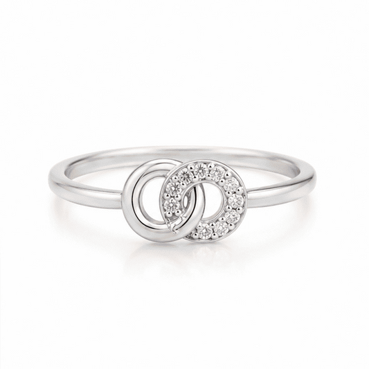 Vrindae Argente 925 Sterling Silver Interlocking Circle CZ Ring on White Background