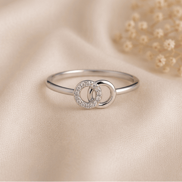 silver ring circle